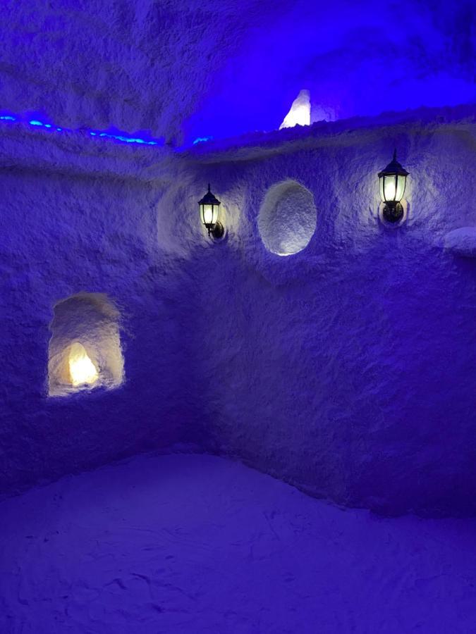 Nautilus Hotel Uzhhorod Bagian luar foto