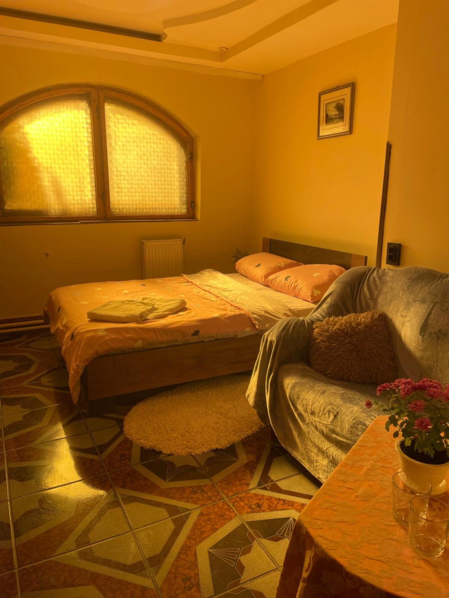 Nautilus Hotel Uzhhorod Bagian luar foto
